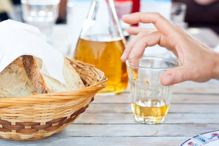 Retsina: El vino griego que deberías conocer