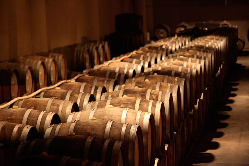 imagen de barricas de vino